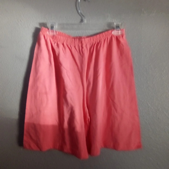 Beautiful short one size ( box BF ) - Picture 2 of 2